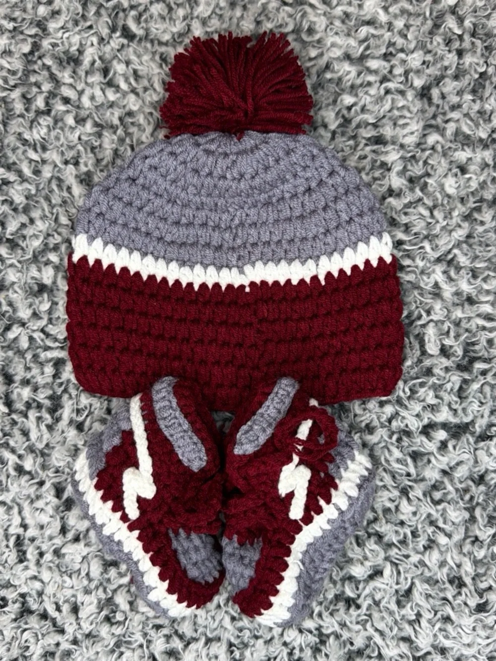 Toddler Pom Beanie and Booties Set - Gray and Burgundy 🧶